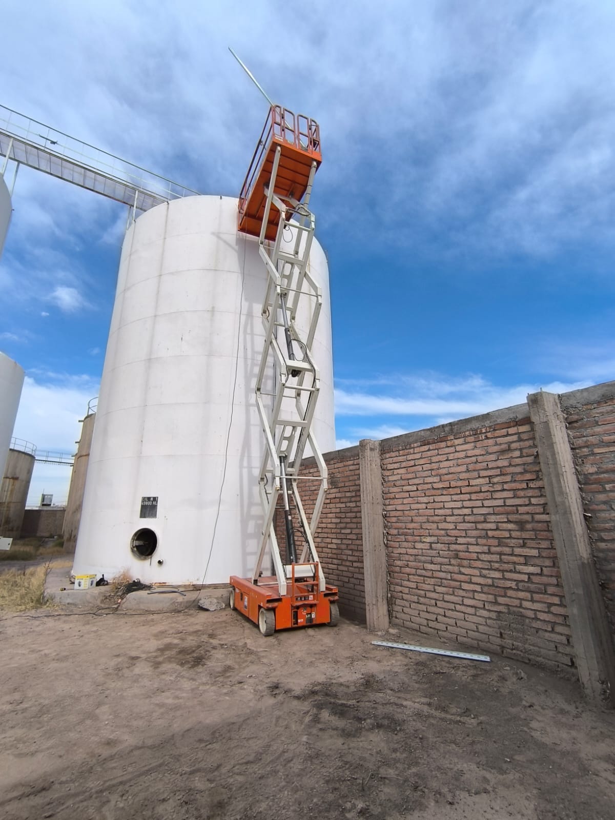 Trabajo industrial en silo